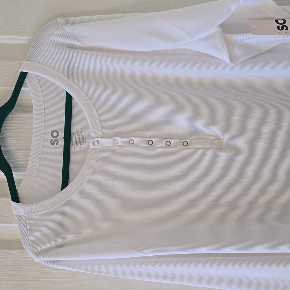 SO BRAND WOMEN'S PLUS SIZE JUNIORS WHITE LONG SLEEVES RIBBED TOP SIZE 3X